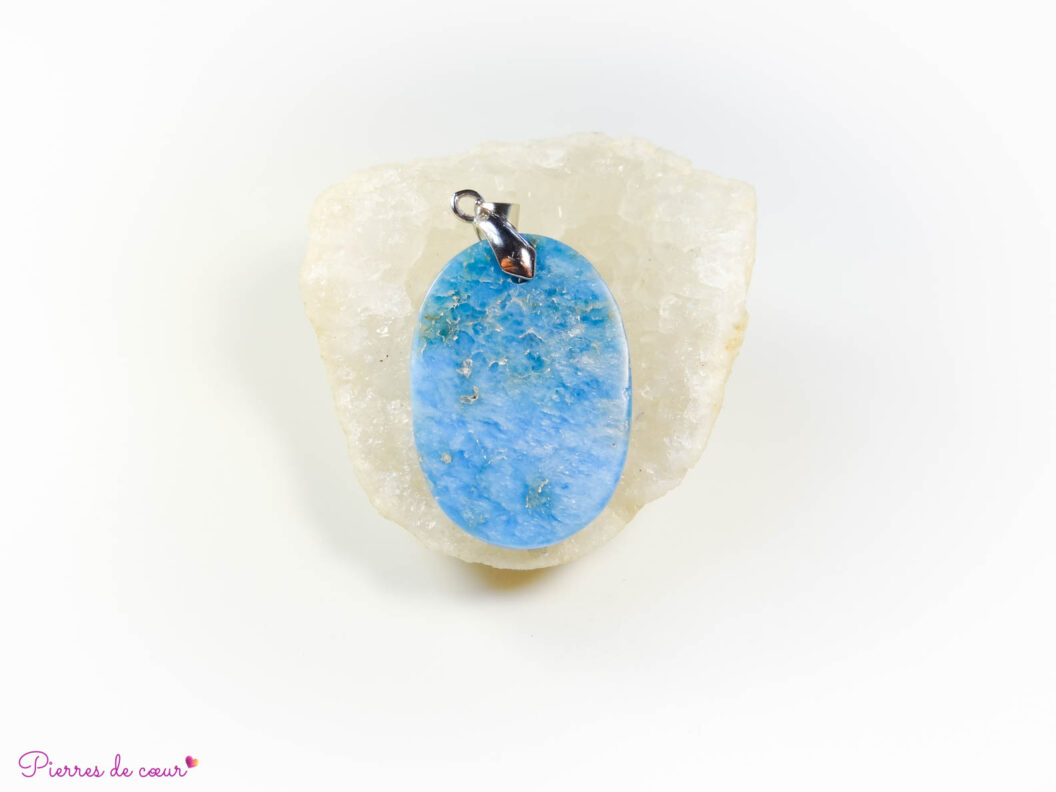 pendentif en apatite bleue